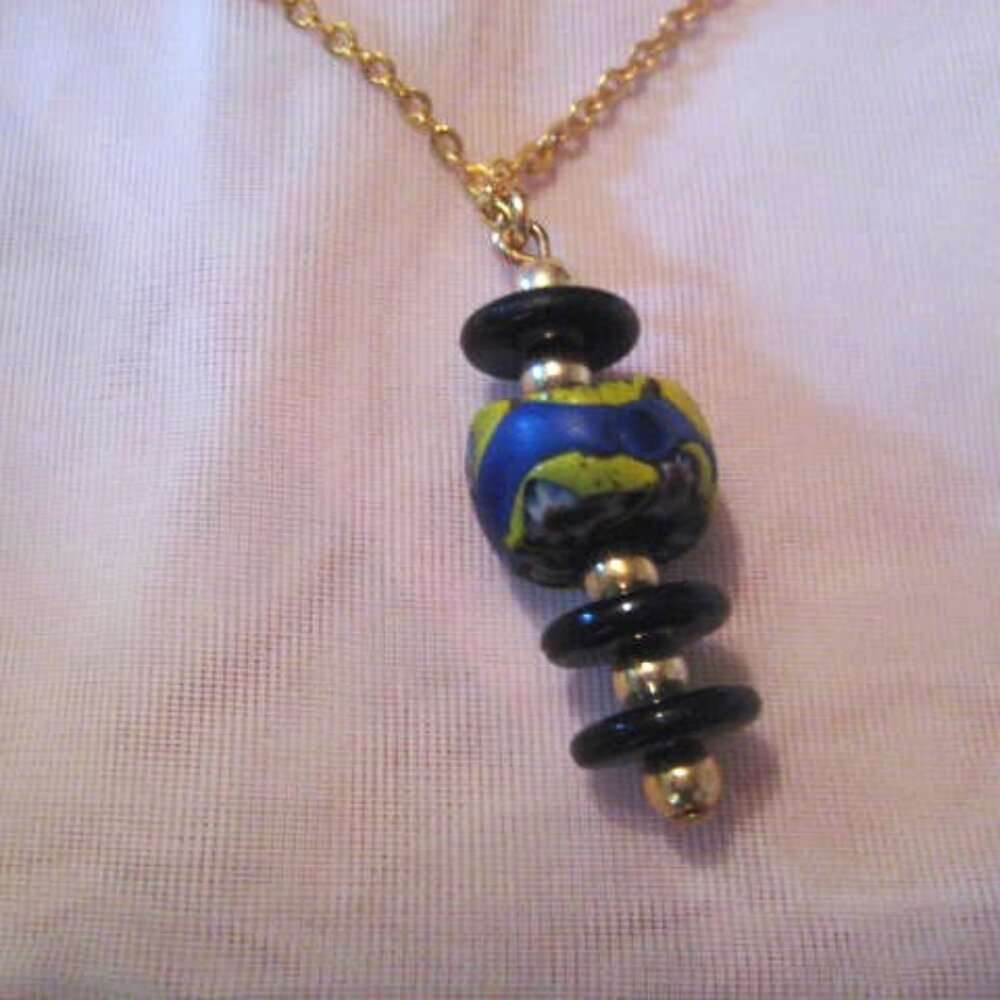 Avon Gold Tone Necklace & Pendant New In Original Box Vintage Avon
